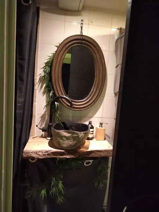 Boheme Dans Le 5E Daire Paris Fransa